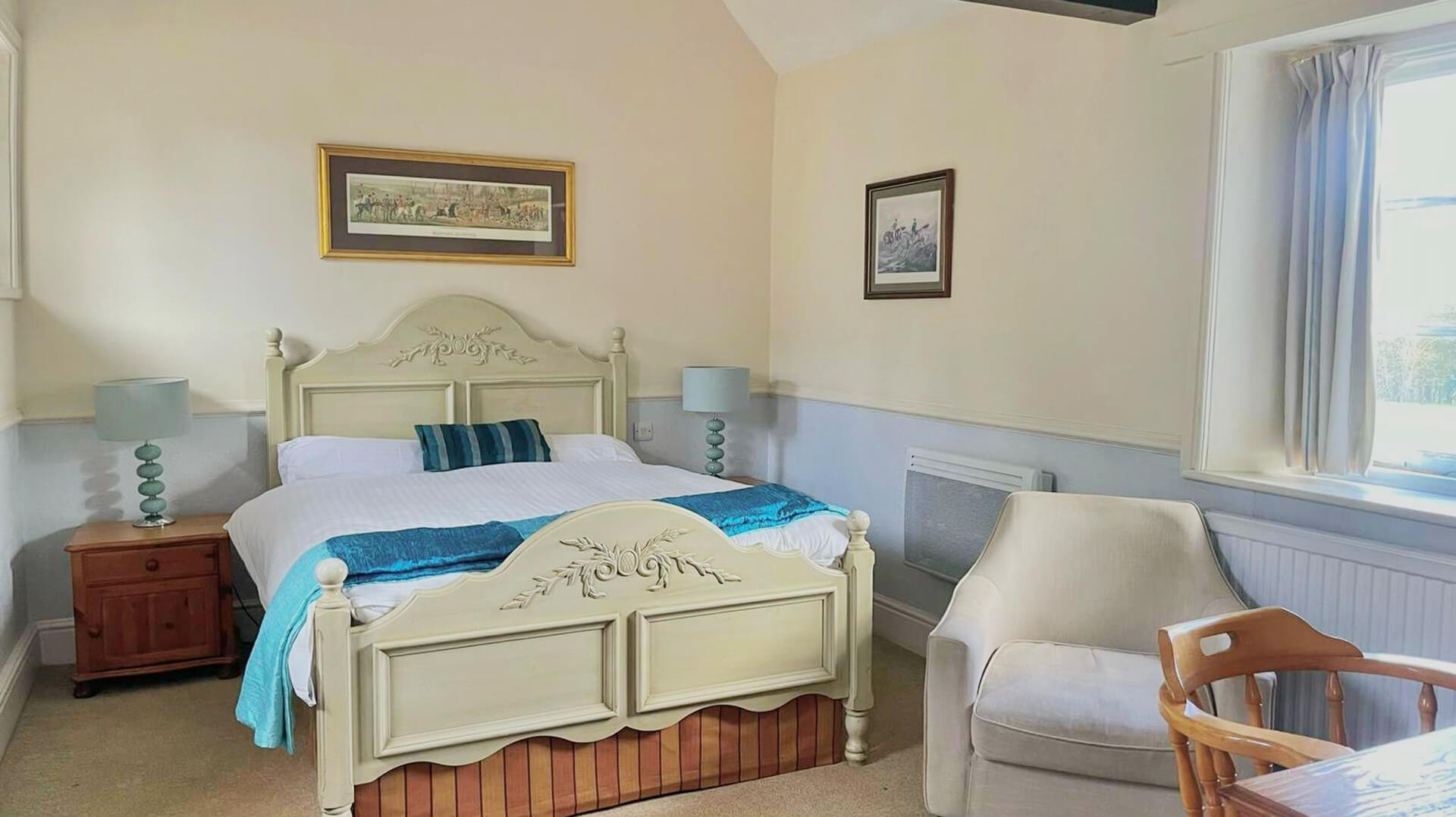 The Sibson Inn Main Bedroom free-standing bath