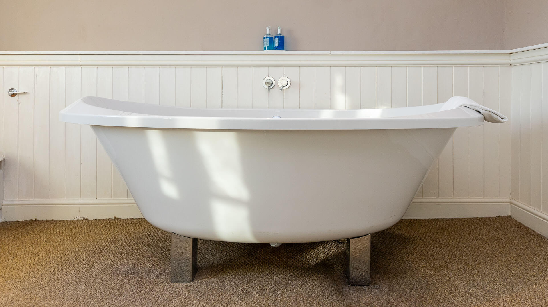 The Sibson Inn Main Bedroom free-standing bath